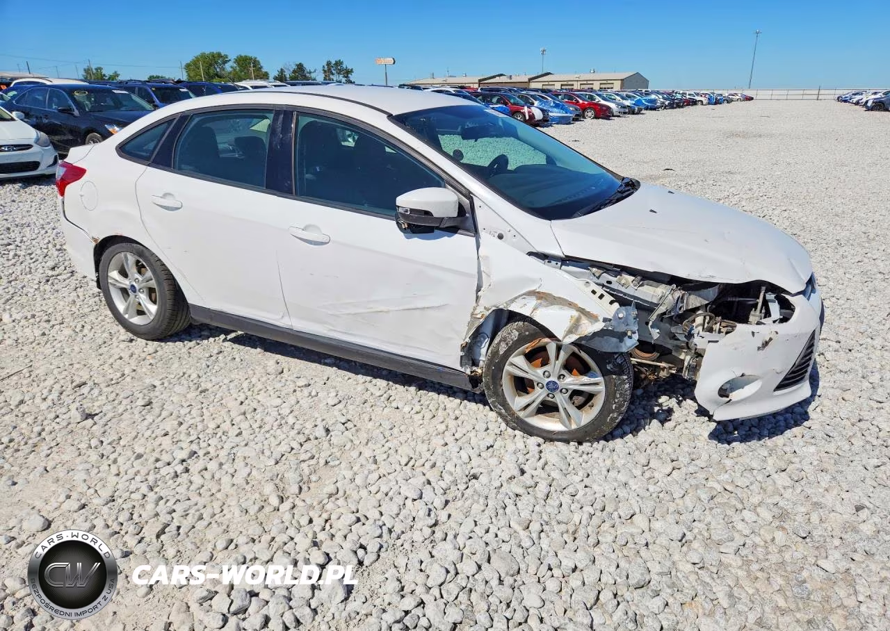 2014 Ford Focus Se VIN:1FADP3F20EL432073 - 4