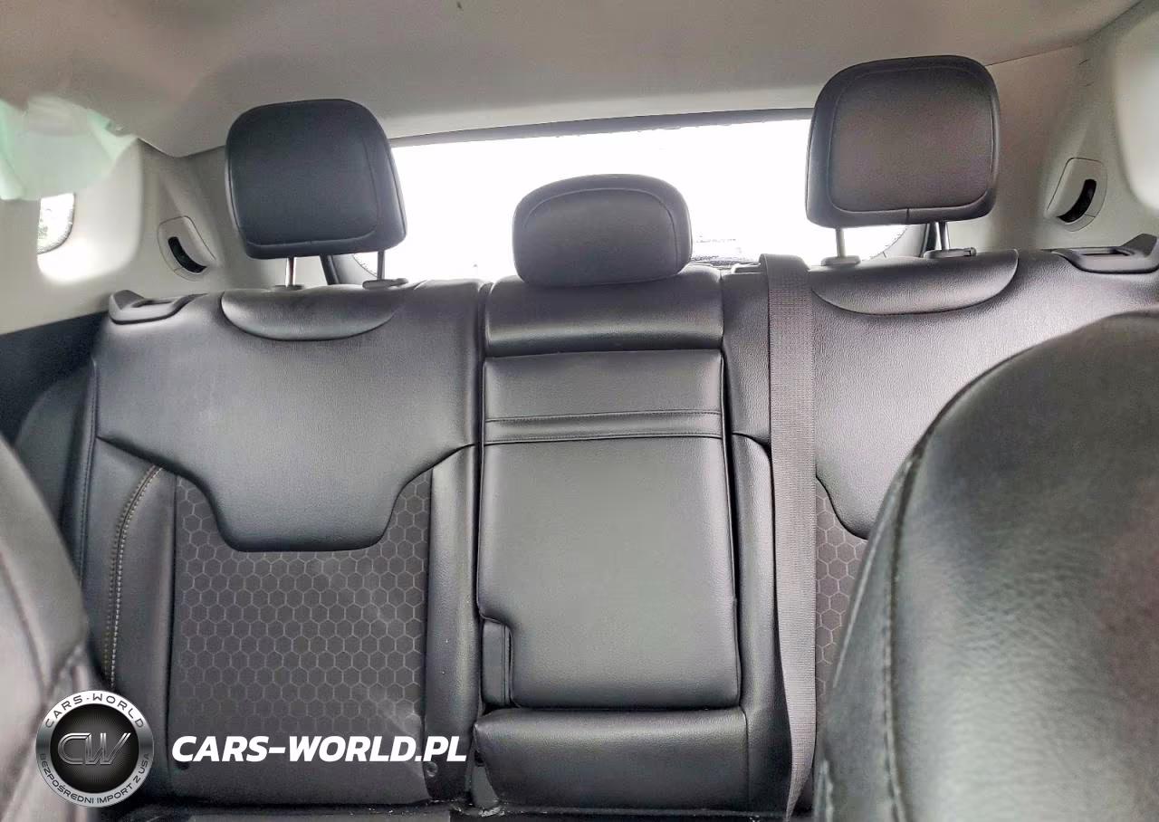 2019 Jeep Compass Latitude VIN:3C4NJCBB9KT736511 - 10