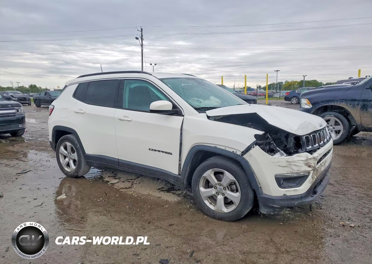 2019 Jeep Compass Latitude VIN:3C4NJCBB9KT736511 - 4