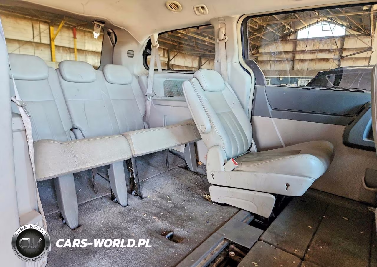 2008 Chrysler Town & Country Touring VIN:2A8HR54P48R711501 - 11