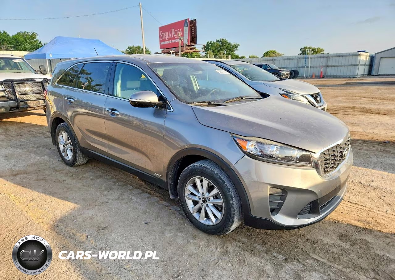 2019 Kia Sorento Lx VIN:5XYPGDA35KG500632 - 4