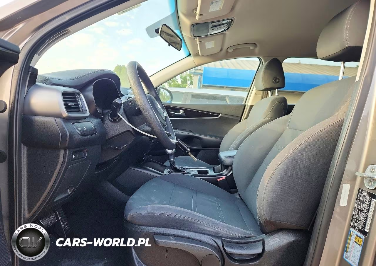 2019 Kia Sorento Lx VIN:5XYPGDA35KG500632 - 7