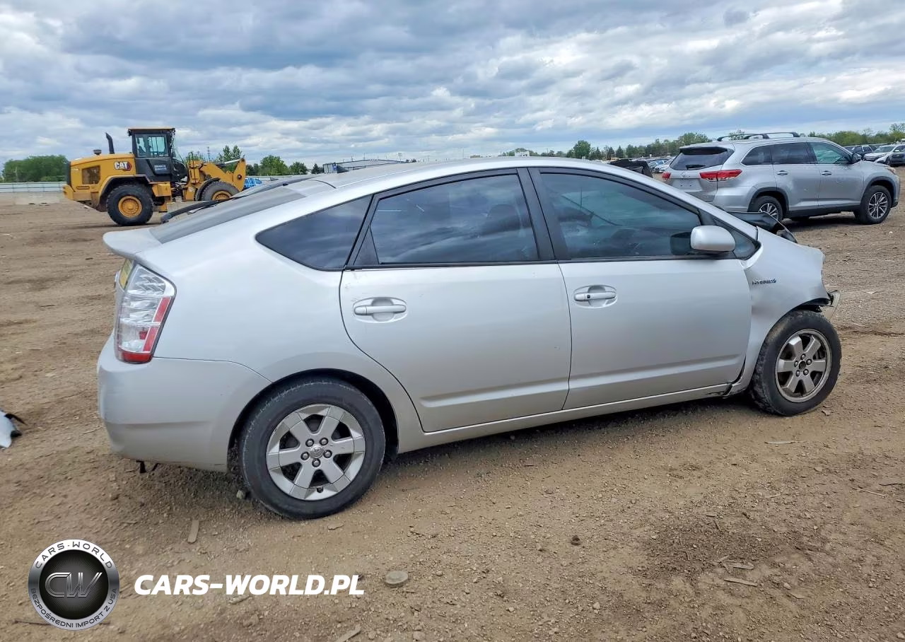2007 Toyota Prius Touring VIN:JTDKB20U577682070 - 3