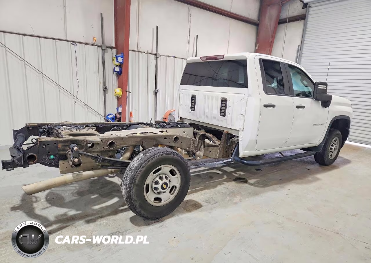 2021 Chevrolet Silverado C2500 Heavy Duty VIN:1GC5WLE74MF111245 - 3