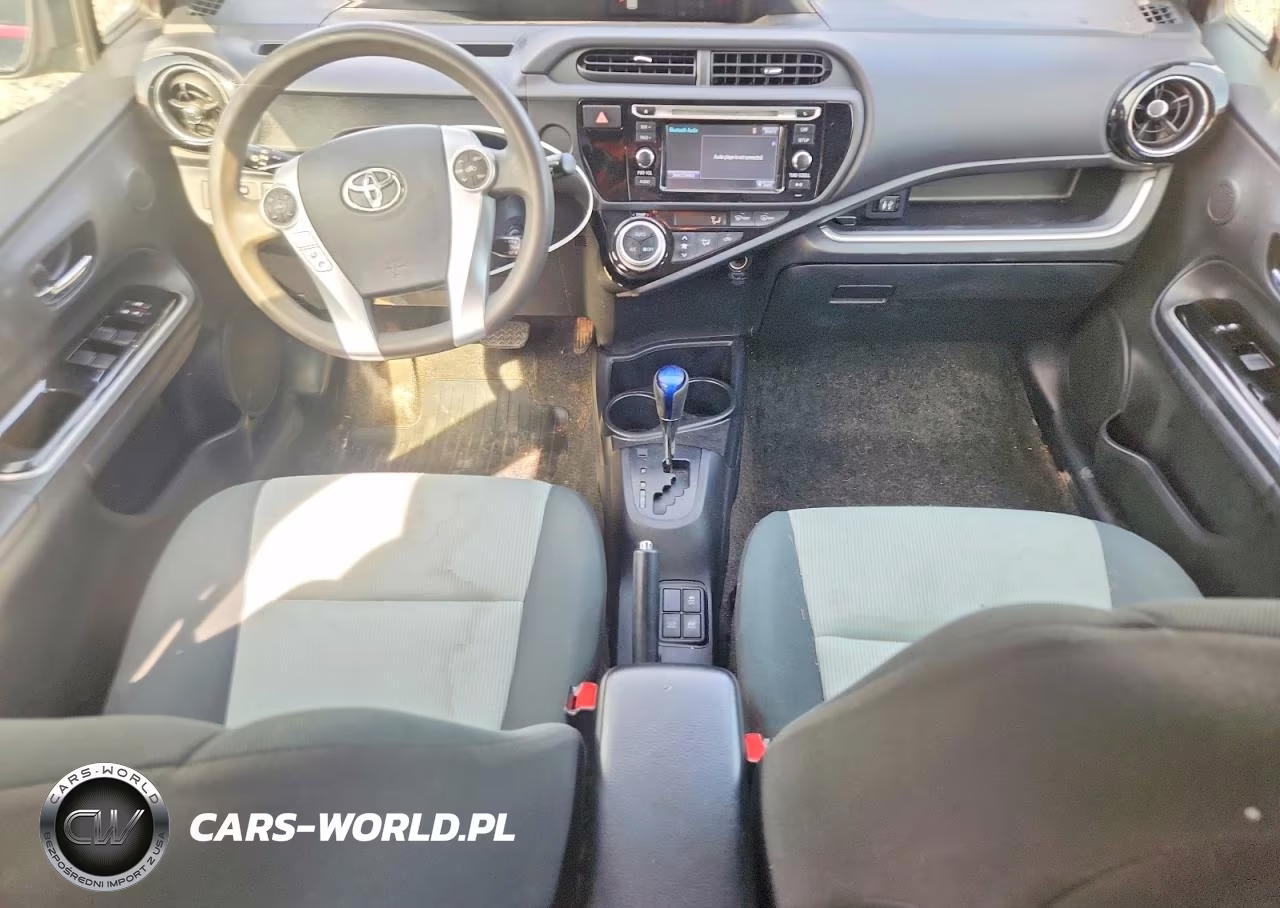 2016 Toyota Prius C Persona Special Edition VIN:JTDKDTB32G1119873 - 8