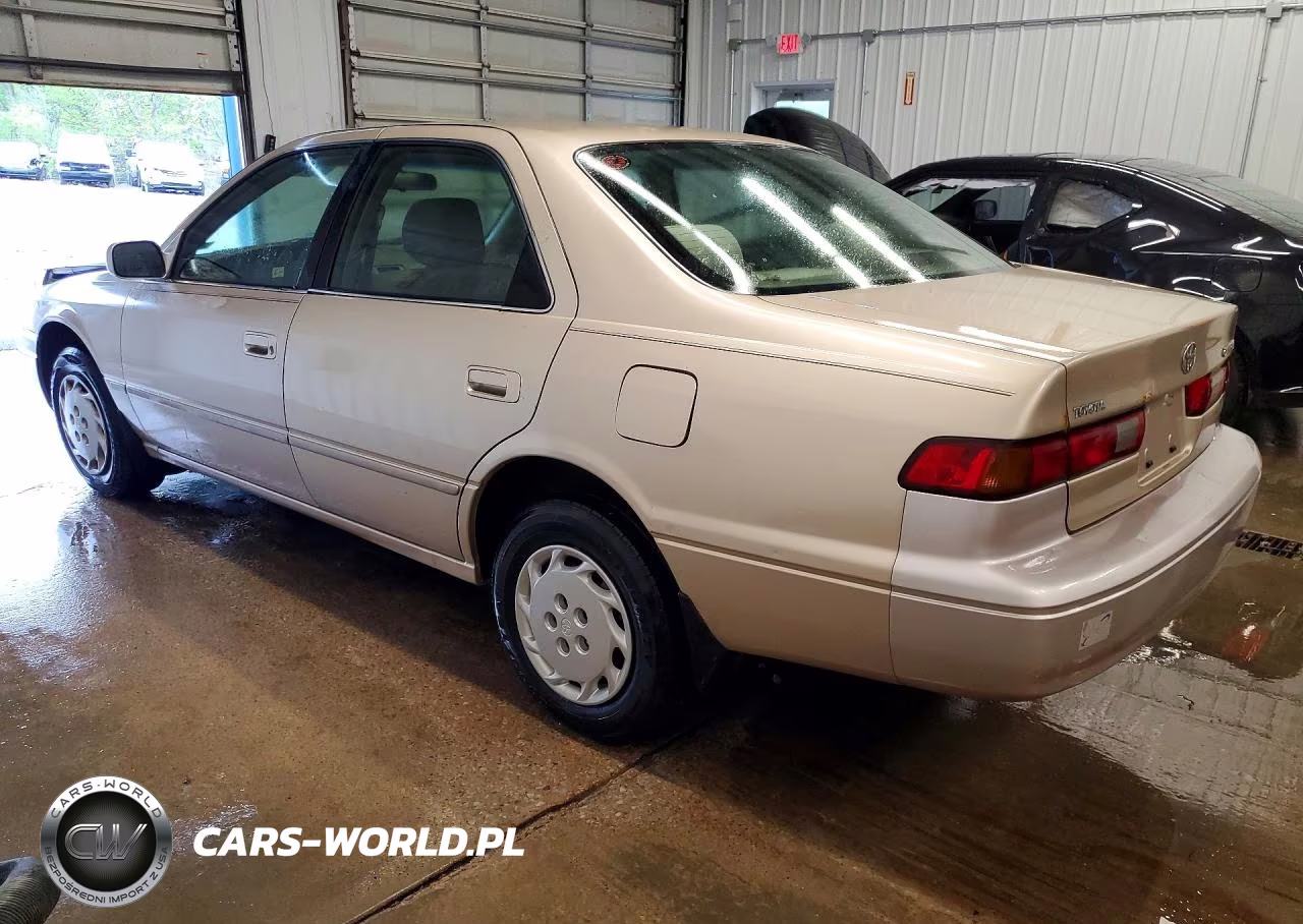 1999 Toyota Camry Le VIN:JT2BG22K7X0335905 - 2