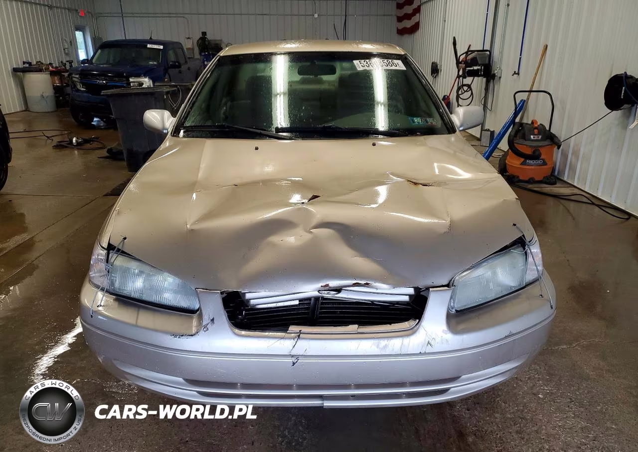 1999 Toyota Camry Le VIN:JT2BG22K7X0335905 - 5