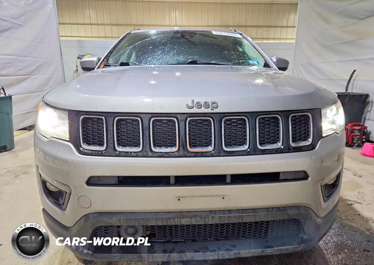 2018 Jeep Compass Latitude VIN:3C4NJDBB4JT331502 - 5