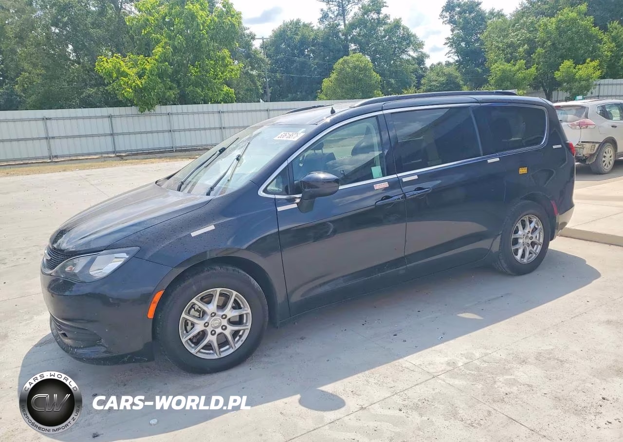 2020 Chrysler Voyager Lxi