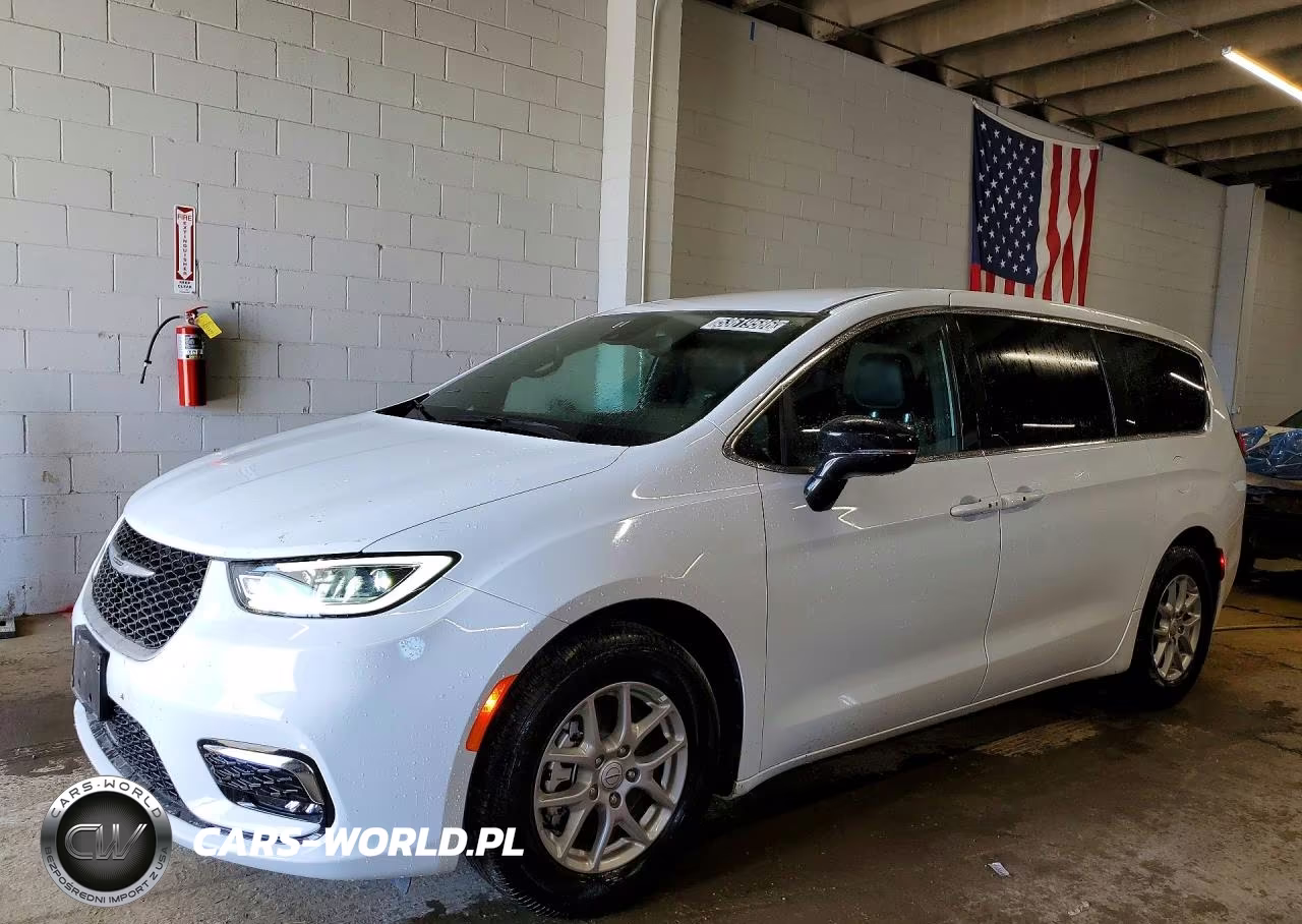 2026 Chrysler Pacifica Select