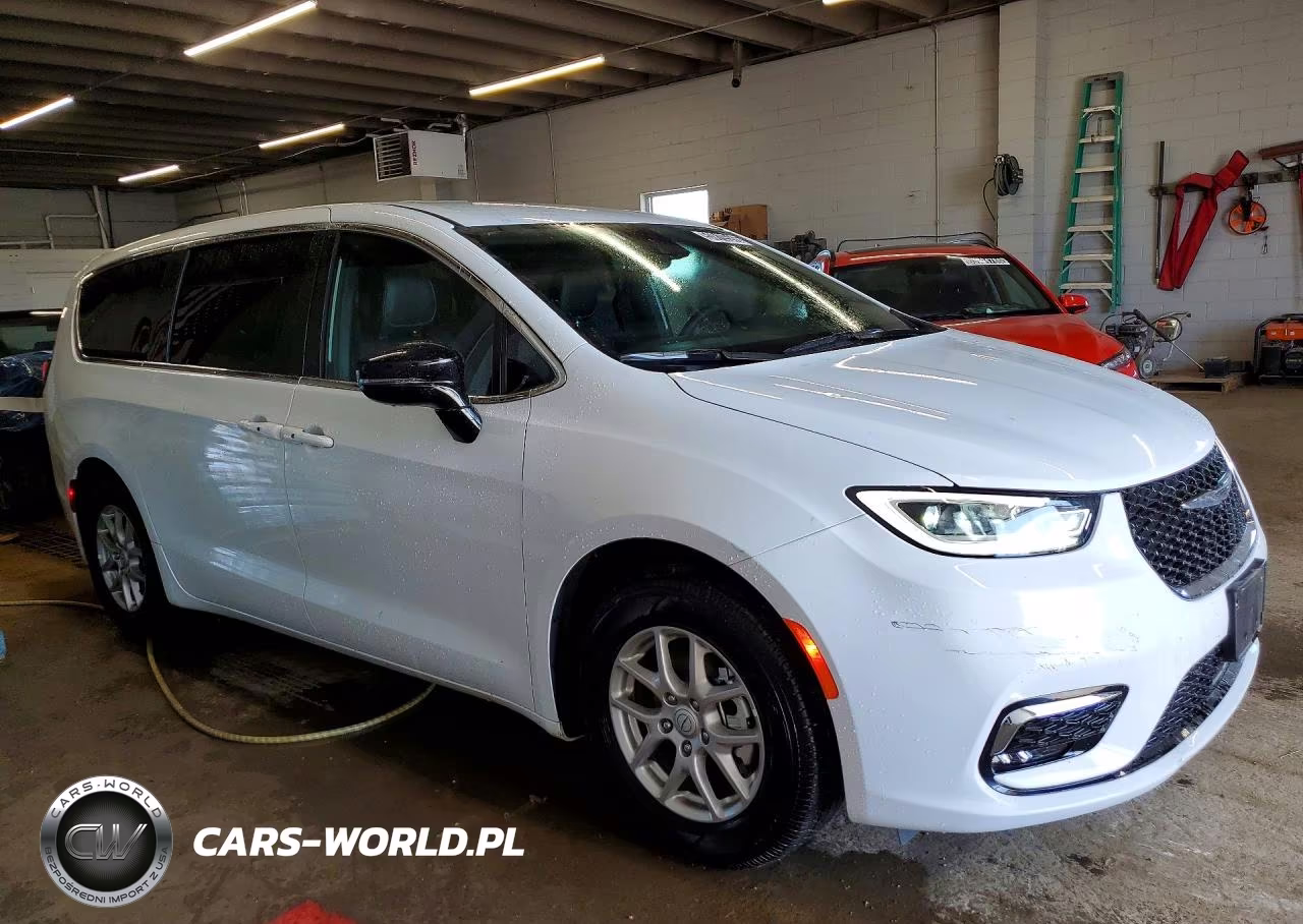2026 Chrysler Pacifica Select VIN:2C4RC1BG6TR246561 - 4