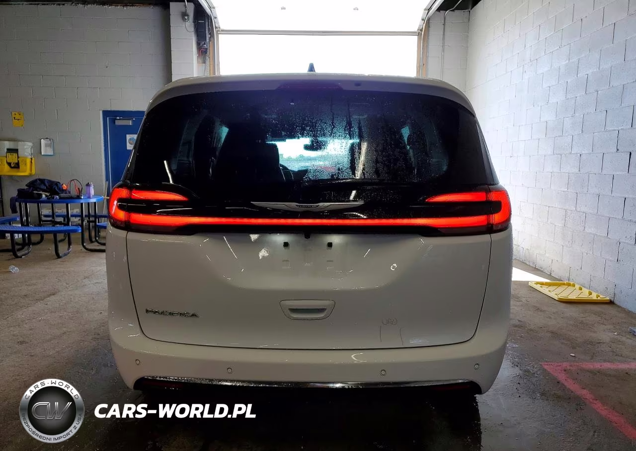 2026 Chrysler Pacifica Select VIN:2C4RC1BG6TR246561 - 6