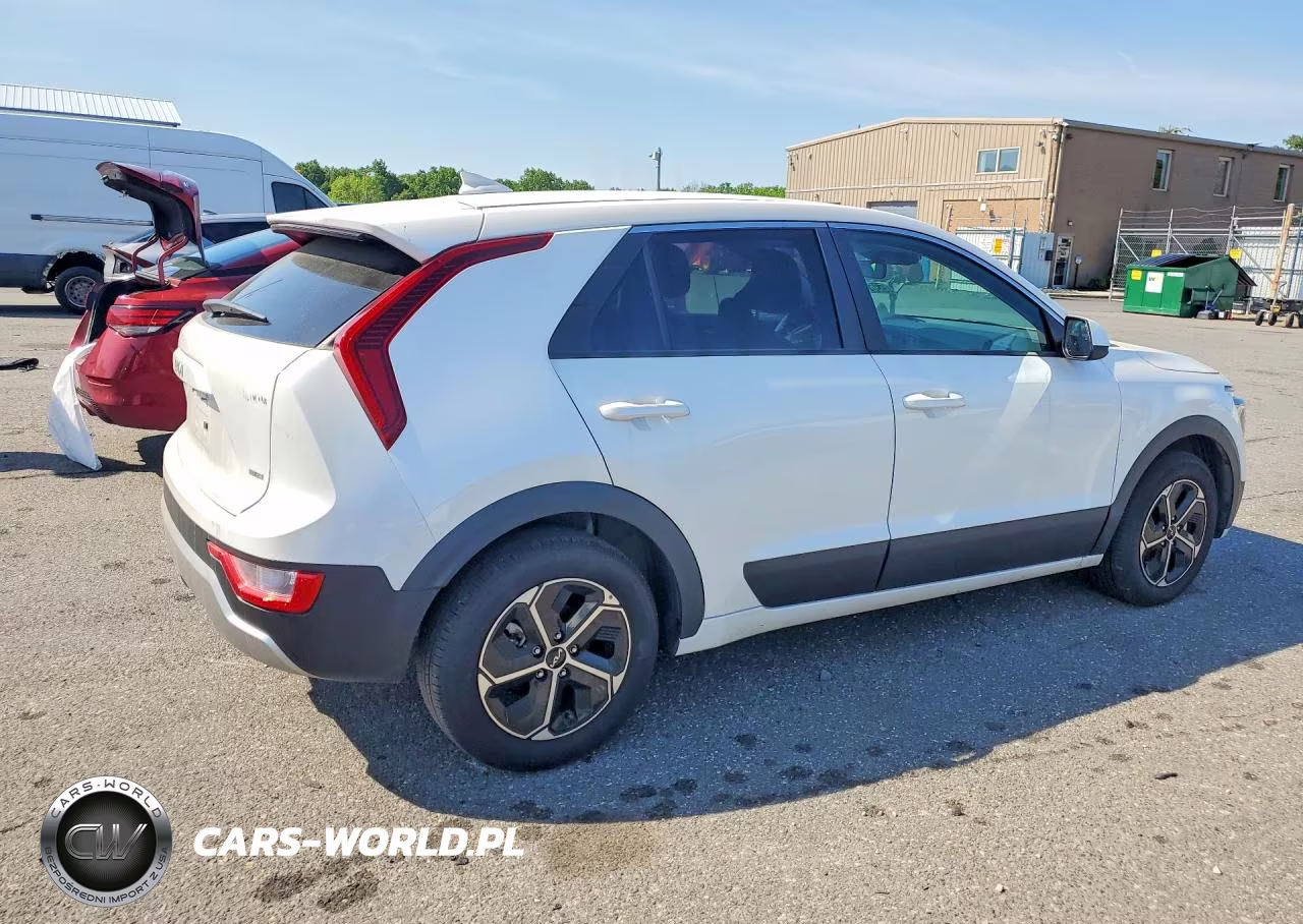 2026 Kia Niro Lx VIN:KNDCP3LE2T5330716 - 3