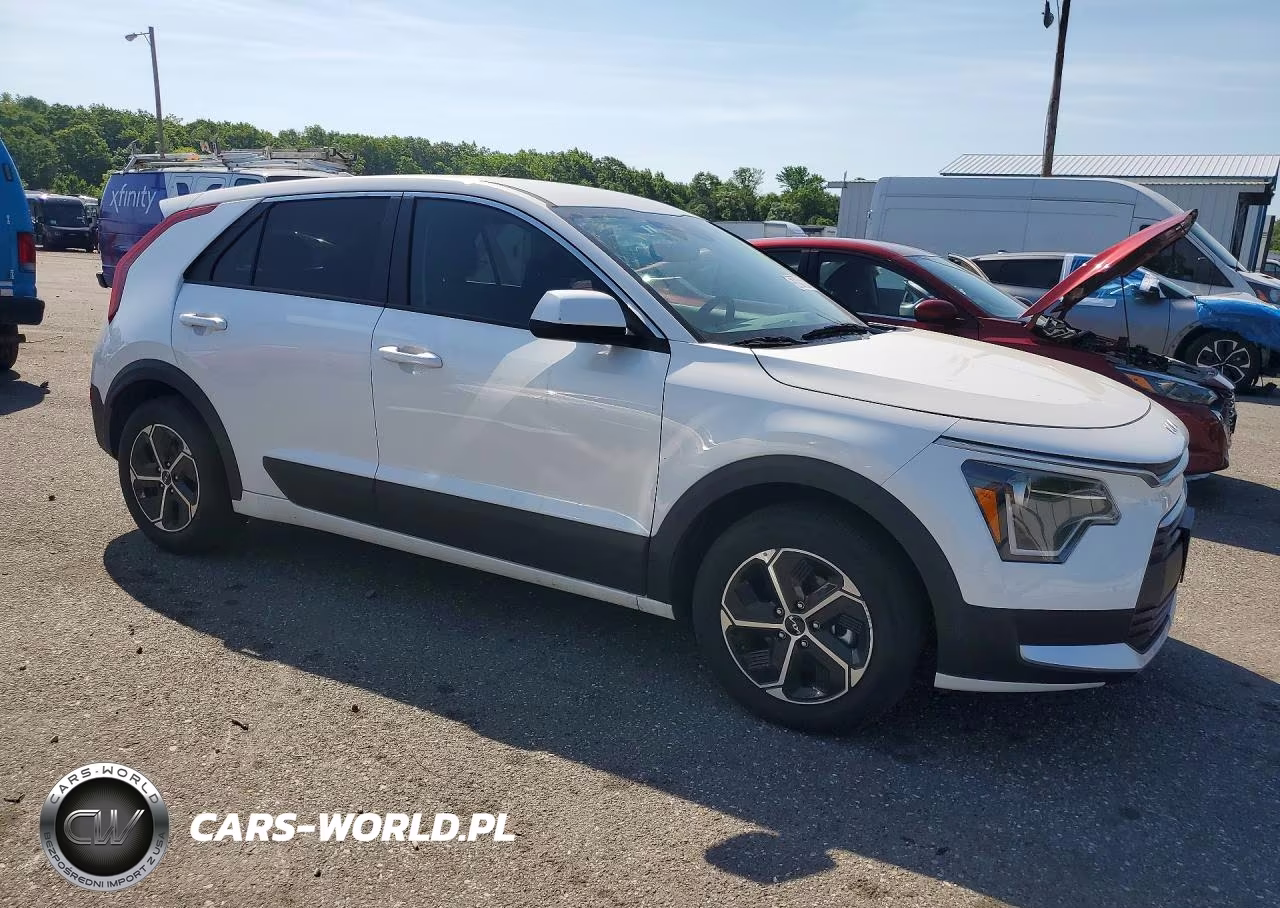 2026 Kia Niro Lx VIN:KNDCP3LE2T5330716 - 4