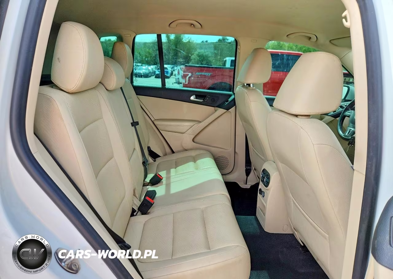 2014 Volkswagen Tiguan S VIN:WVGBV3AX1EW624137 - 11