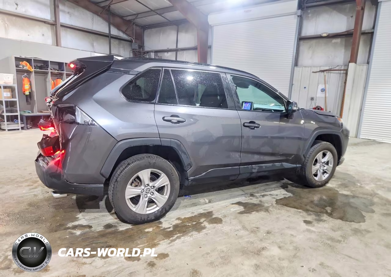 2023 Toyota Rav4 Xle VIN:2T3P1RFV8PC331581 - 3
