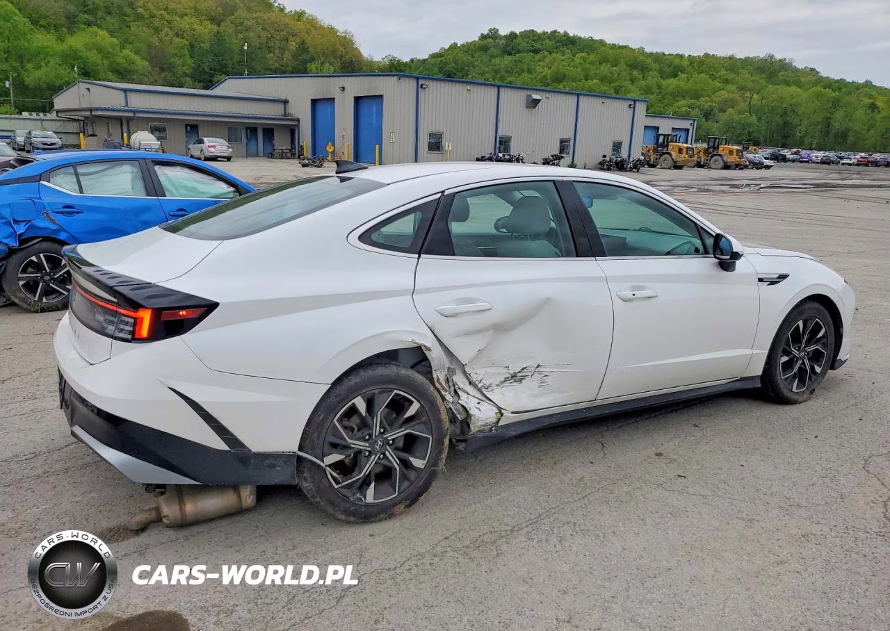 2024 Hyundai Sonata Sel VIN:KMHL64JA4RA377072 - 3
