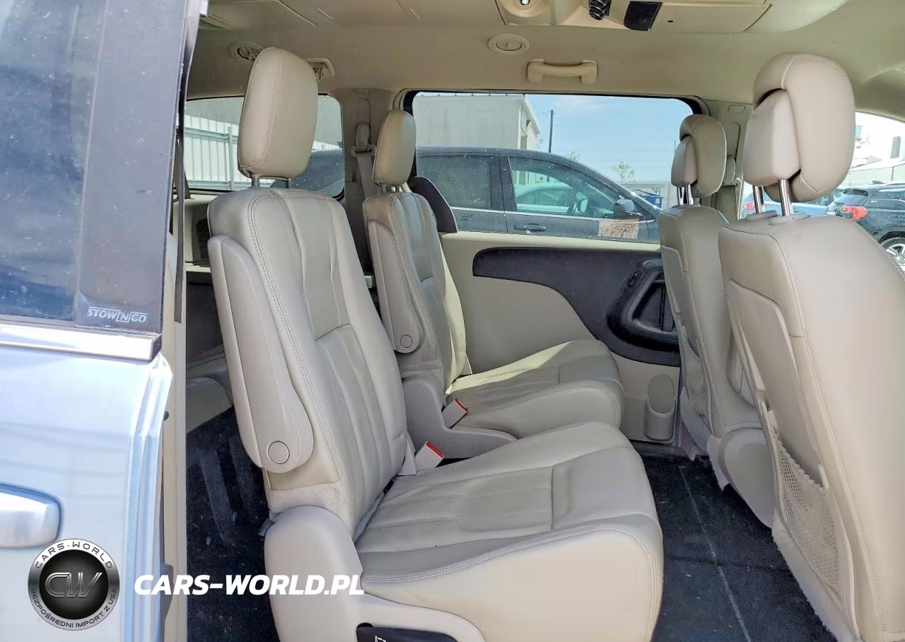 2013 Chrysler Town & Country Touring VIN:2C4RC1BG0DR519396 - 11