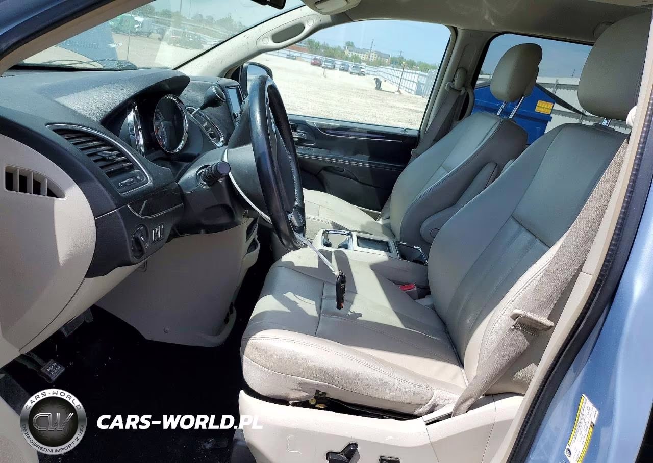 2013 Chrysler Town & Country Touring VIN:2C4RC1BG0DR519396 - 7