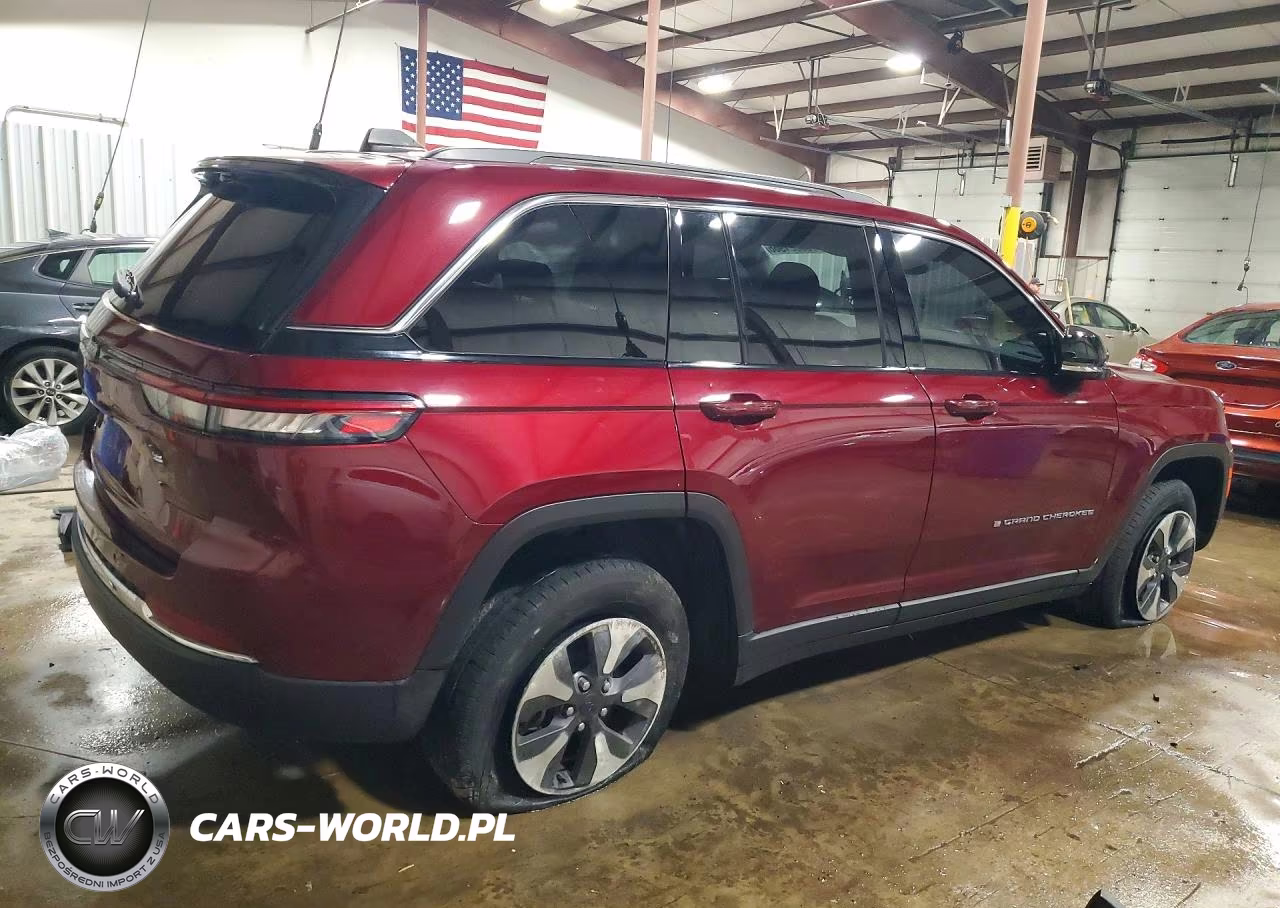 2023 Jeep Grand Cherokee Limited 4Xe VIN:1C4RJYB65PC649404 - 3