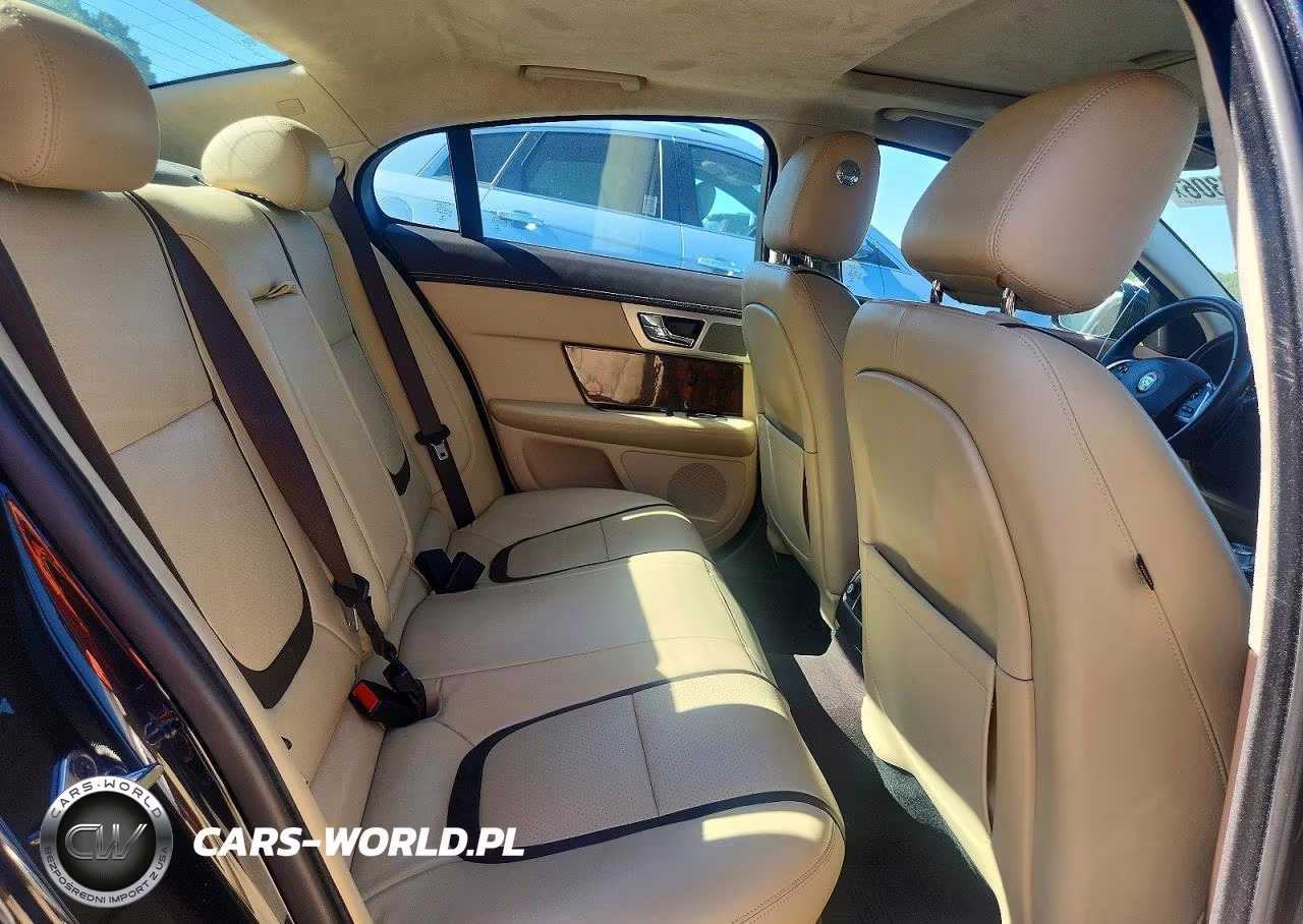 2015 Jaguar Xf VIN:SAJWJ0FF5F8U64142 - 10