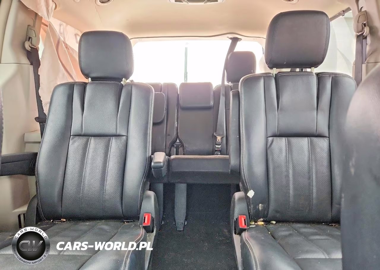 2013 Chrysler Town & Country Touring L VIN:2C4RC1CG7DR532211 - 10