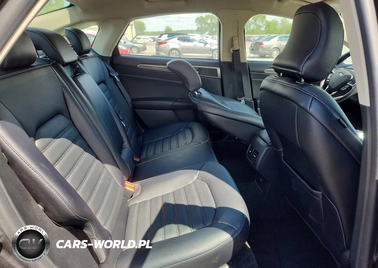 2018 Ford Fusion Se VIN:3FA6P0HD3JR107807 - 10