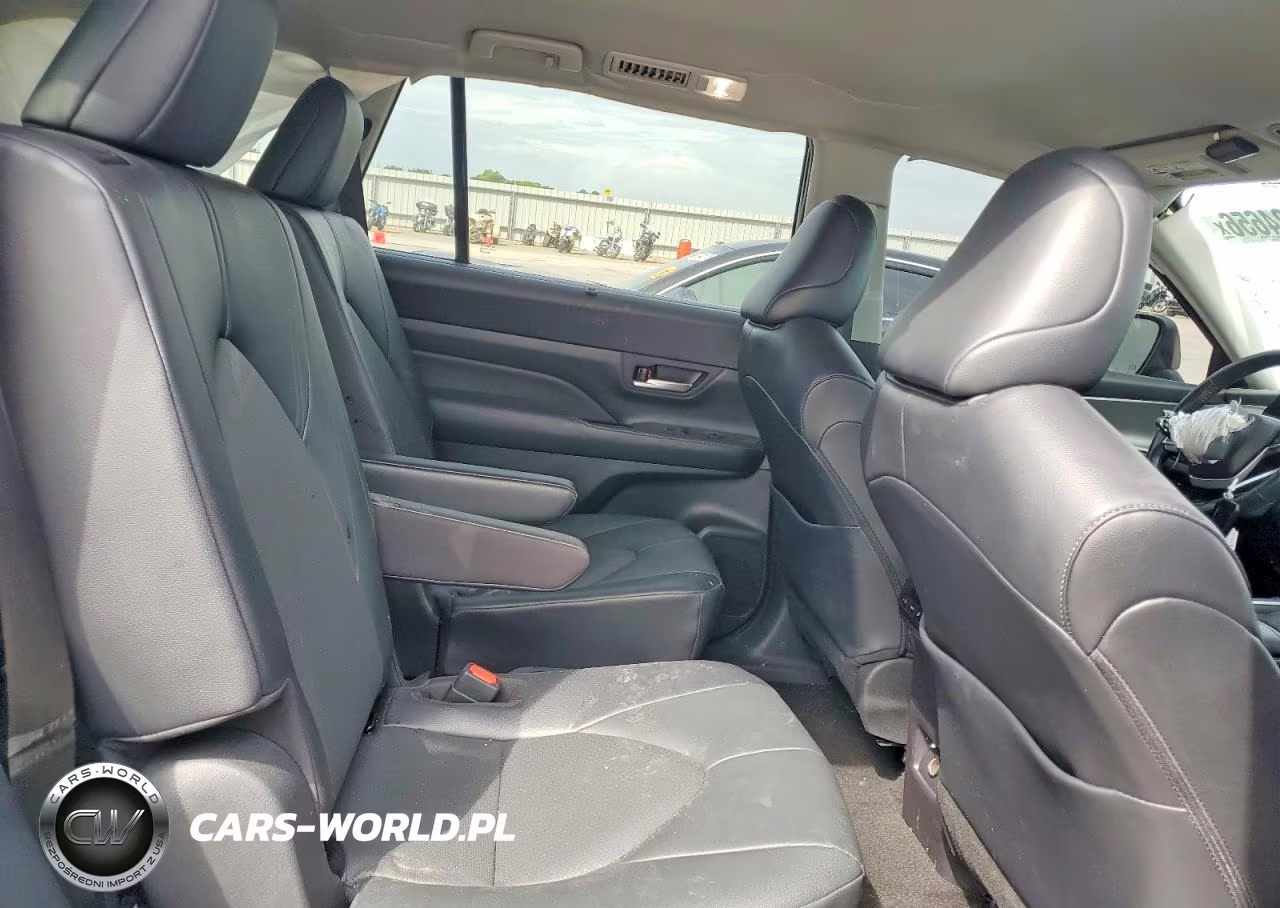 2024 Toyota Grand Highlander Xle VIN:5TDAAAA59RS017536 - 11