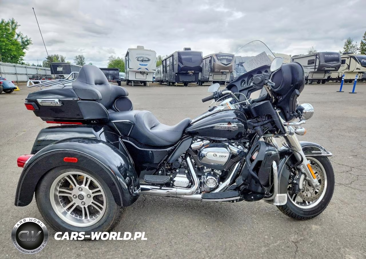 2017 Harley-Davidson Flhtcutg Tri Glide Ultra