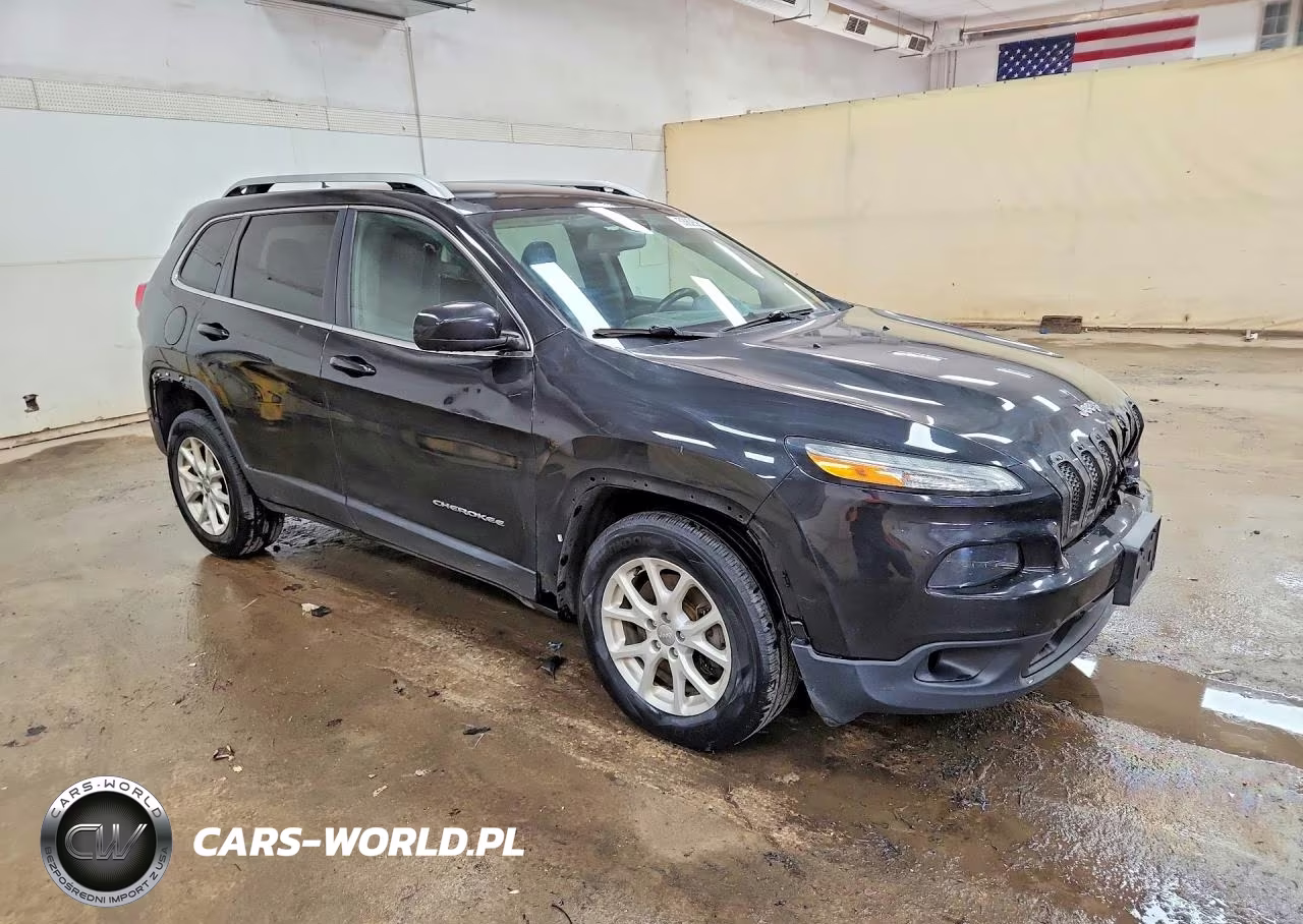 2016 Jeep Cherokee Latitude VIN:1C4PJMCS0GW139679 - 4