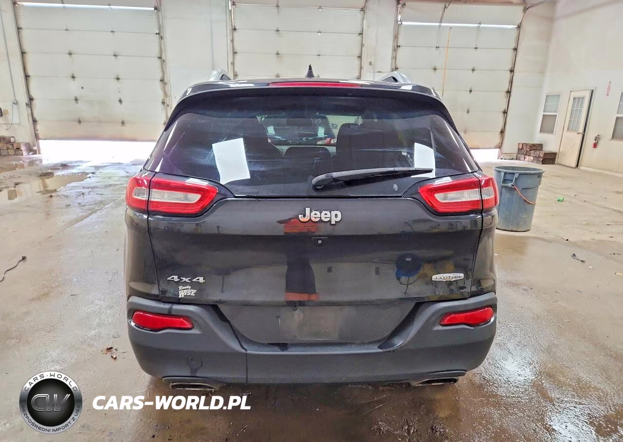 2016 Jeep Cherokee Latitude VIN:1C4PJMCS0GW139679 - 6