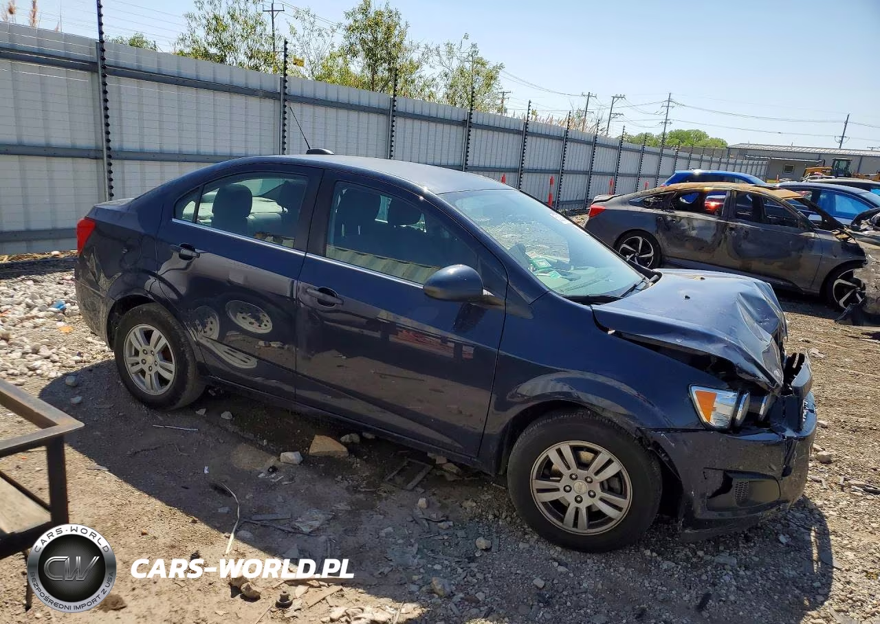 2016 Chevrolet Sonic Lt VIN:1G1JC5SH4G4170224 - 4