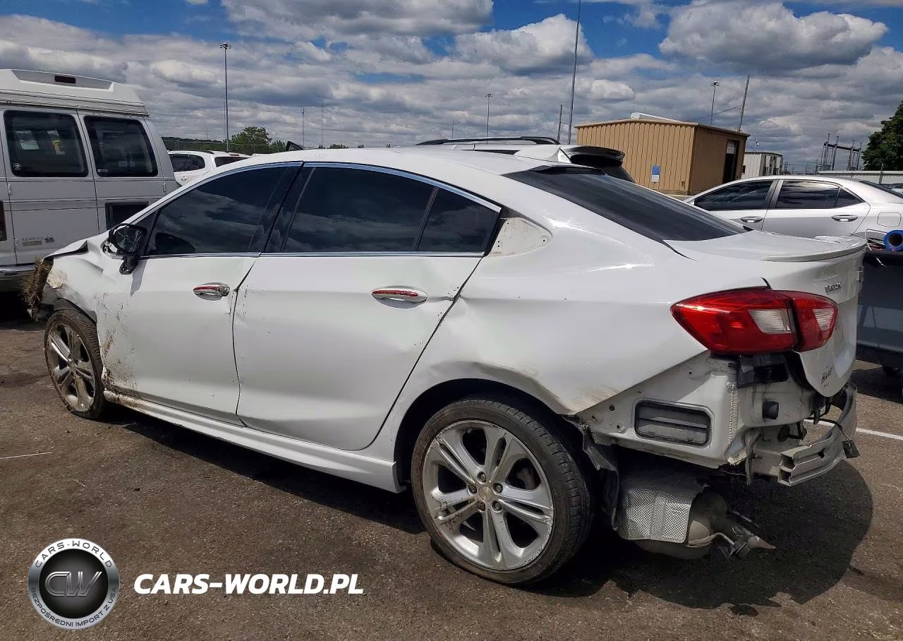 2018 Chevrolet Cruze Premier VIN:1G1BF5SM2J7207348 - 2
