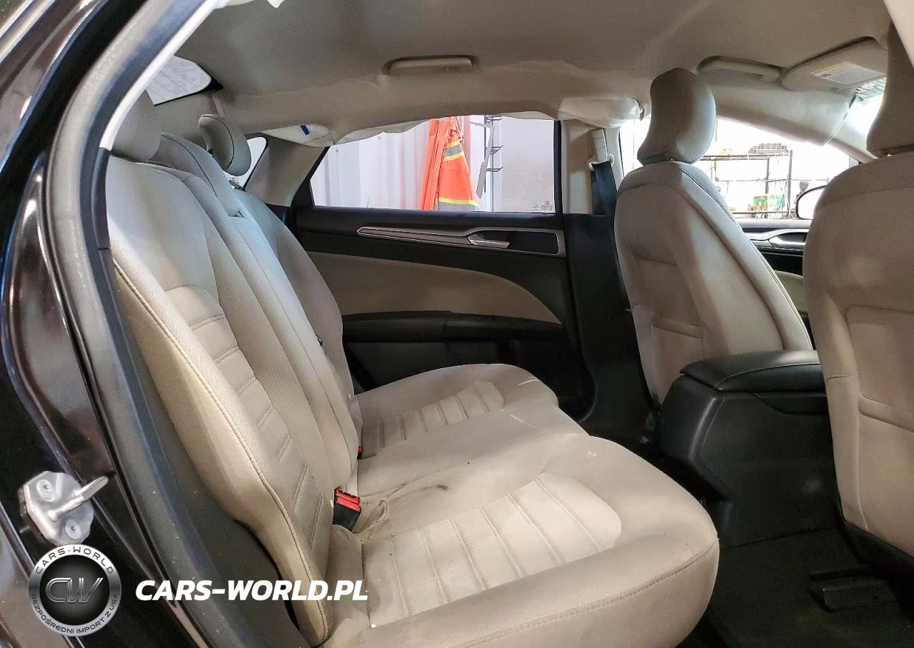 2019 Ford Fusion S VIN:3FA6P0G76KR280962 - 10