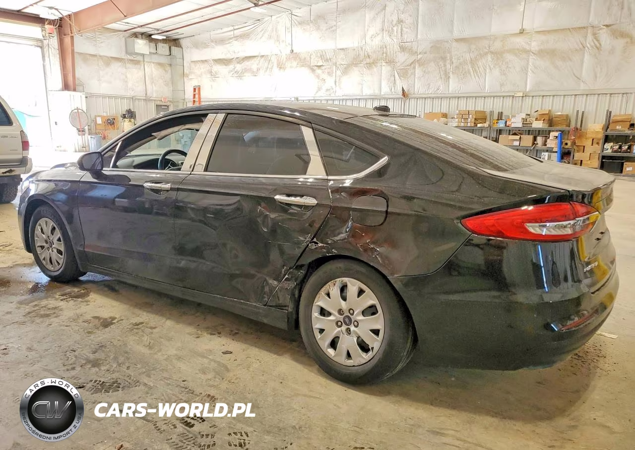 2019 Ford Fusion S VIN:3FA6P0G76KR280962 - 2