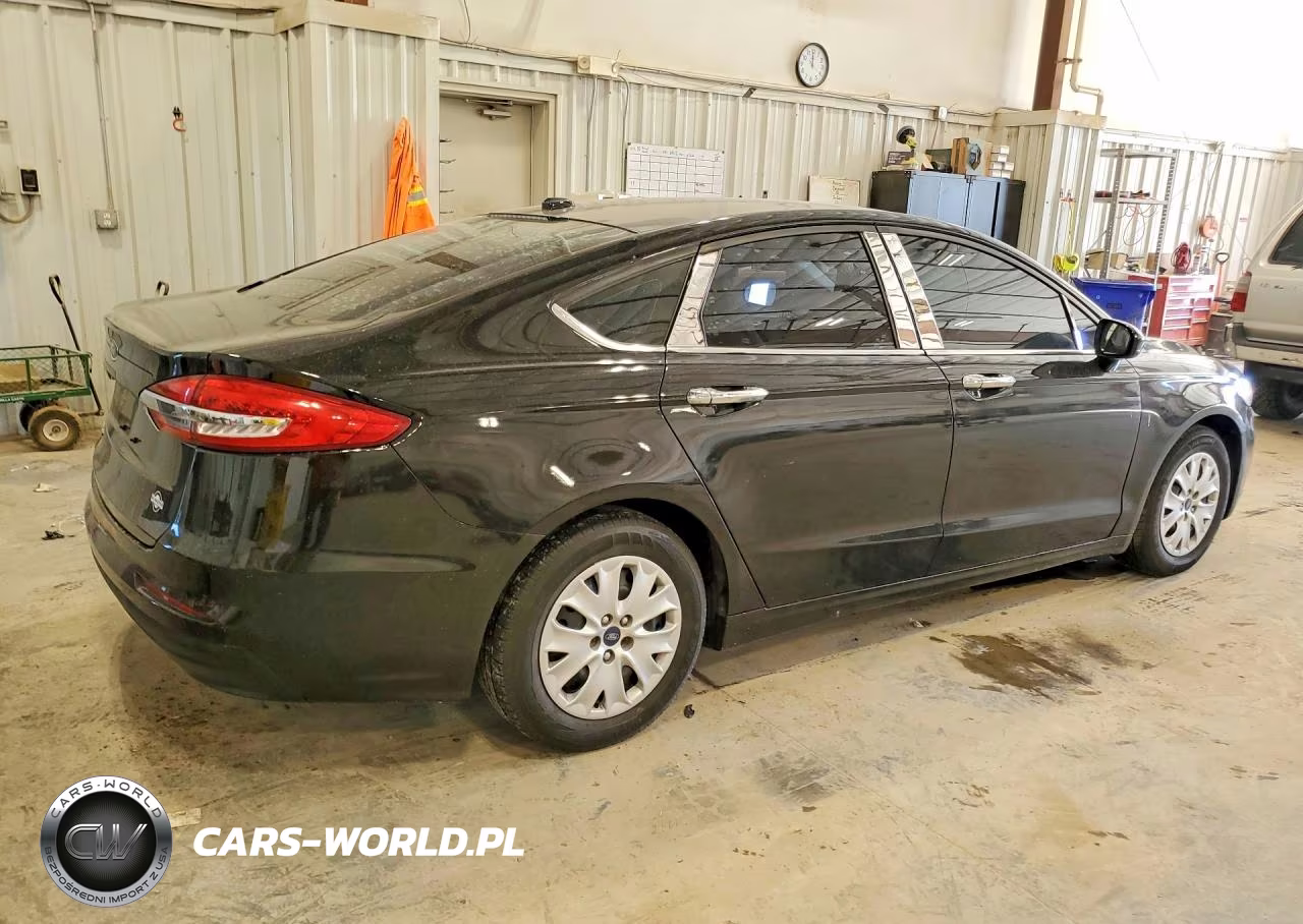 2019 Ford Fusion S VIN:3FA6P0G76KR280962 - 3