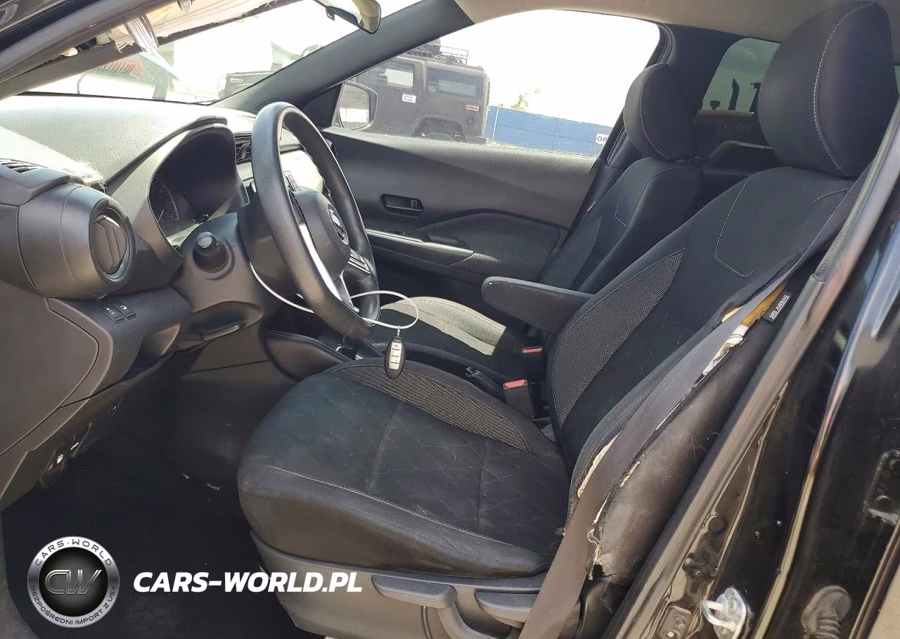 2019 Nissan Kicks S VIN:3N1CP5CU8KL532836 - 7