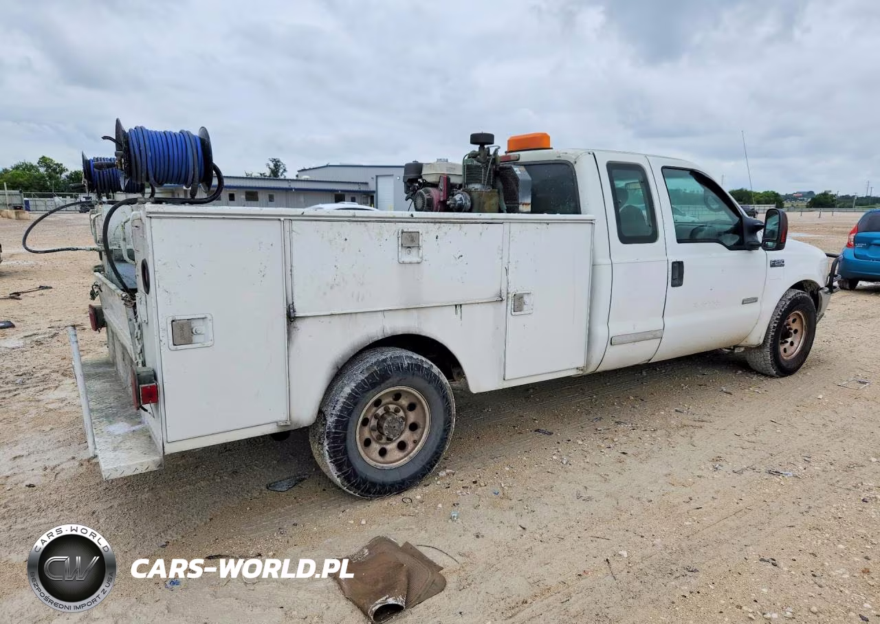 2001 Ford F250 Super - Delivery Truck VIN:1FTNX20F91EB36469 - 3
