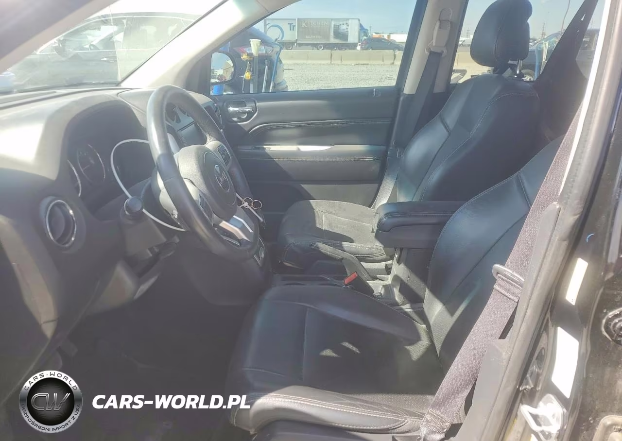2015 Jeep Compass Latitude VIN:1C4NJDEB7FD303654 - 7