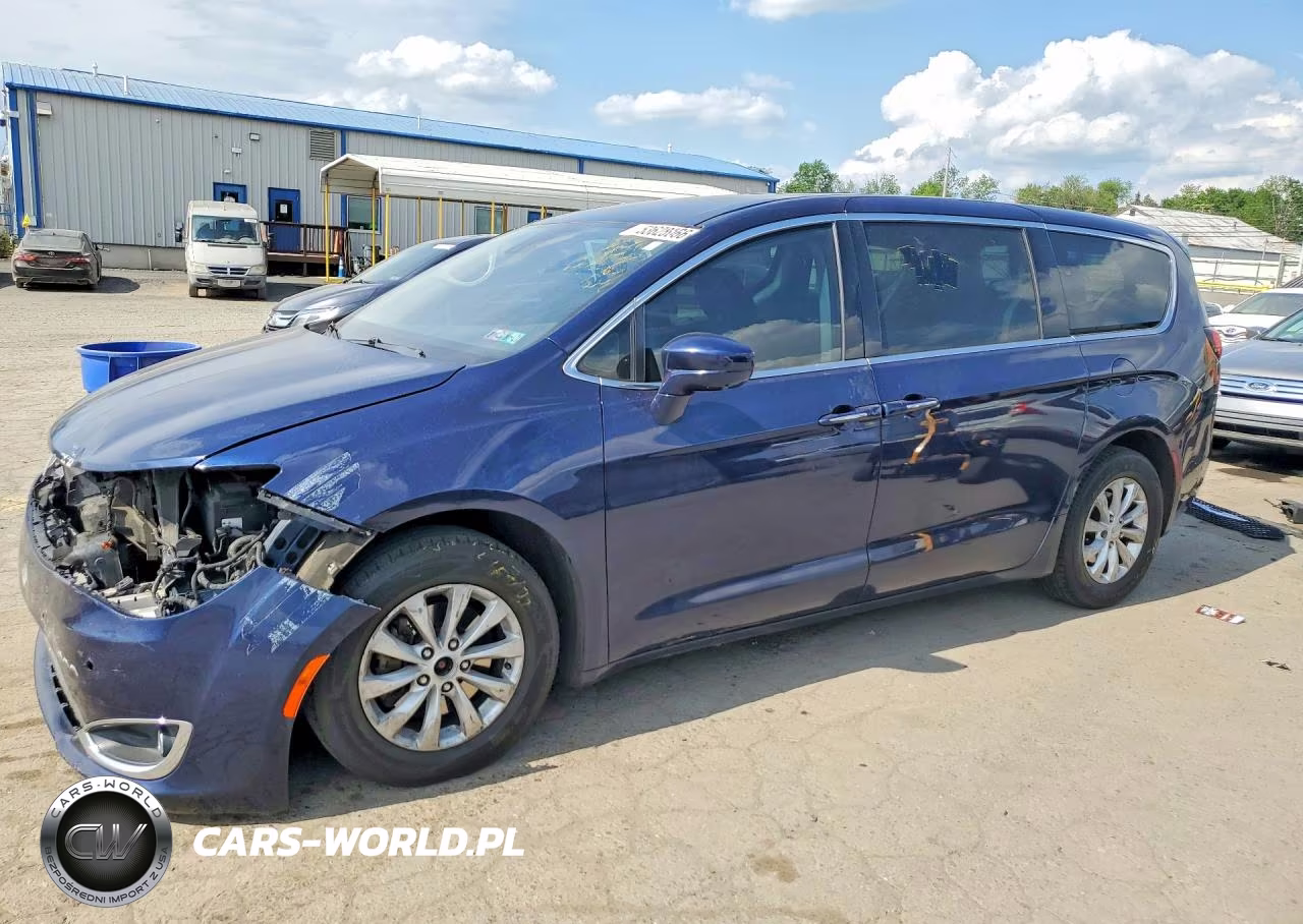 2019 Chrysler Pacifica Touring Plus – zdjęcie 1 z 14