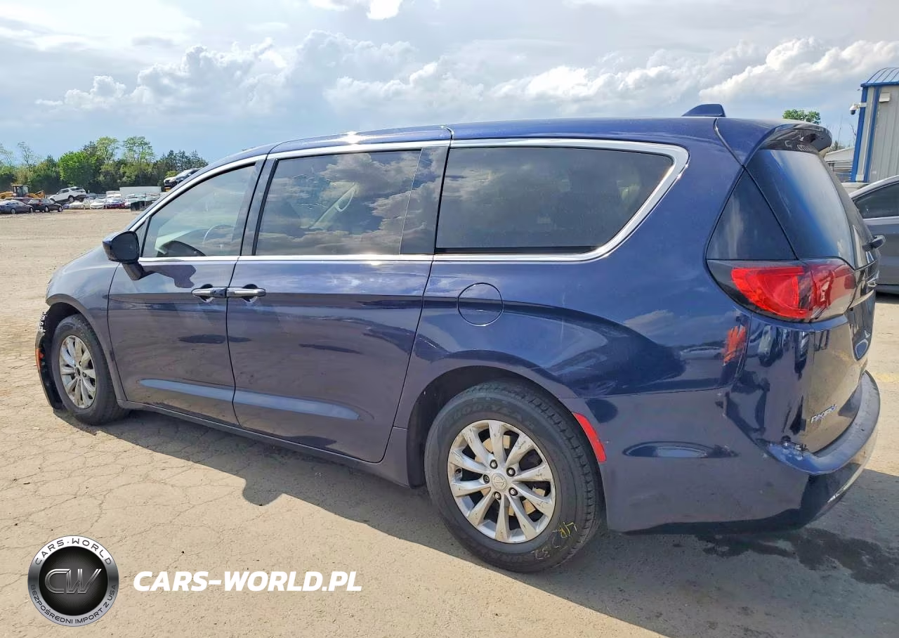 2019 Chrysler Pacifica Touring Plus VIN:2C4RC1FG3KR559477 - 2