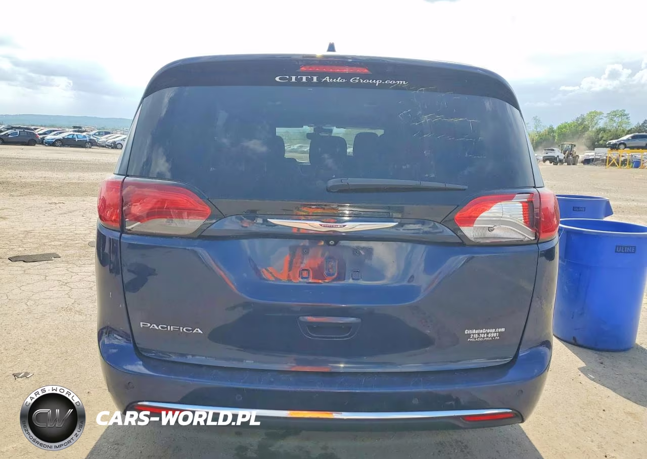 2019 Chrysler Pacifica Touring Plus VIN:2C4RC1FG3KR559477 - 6