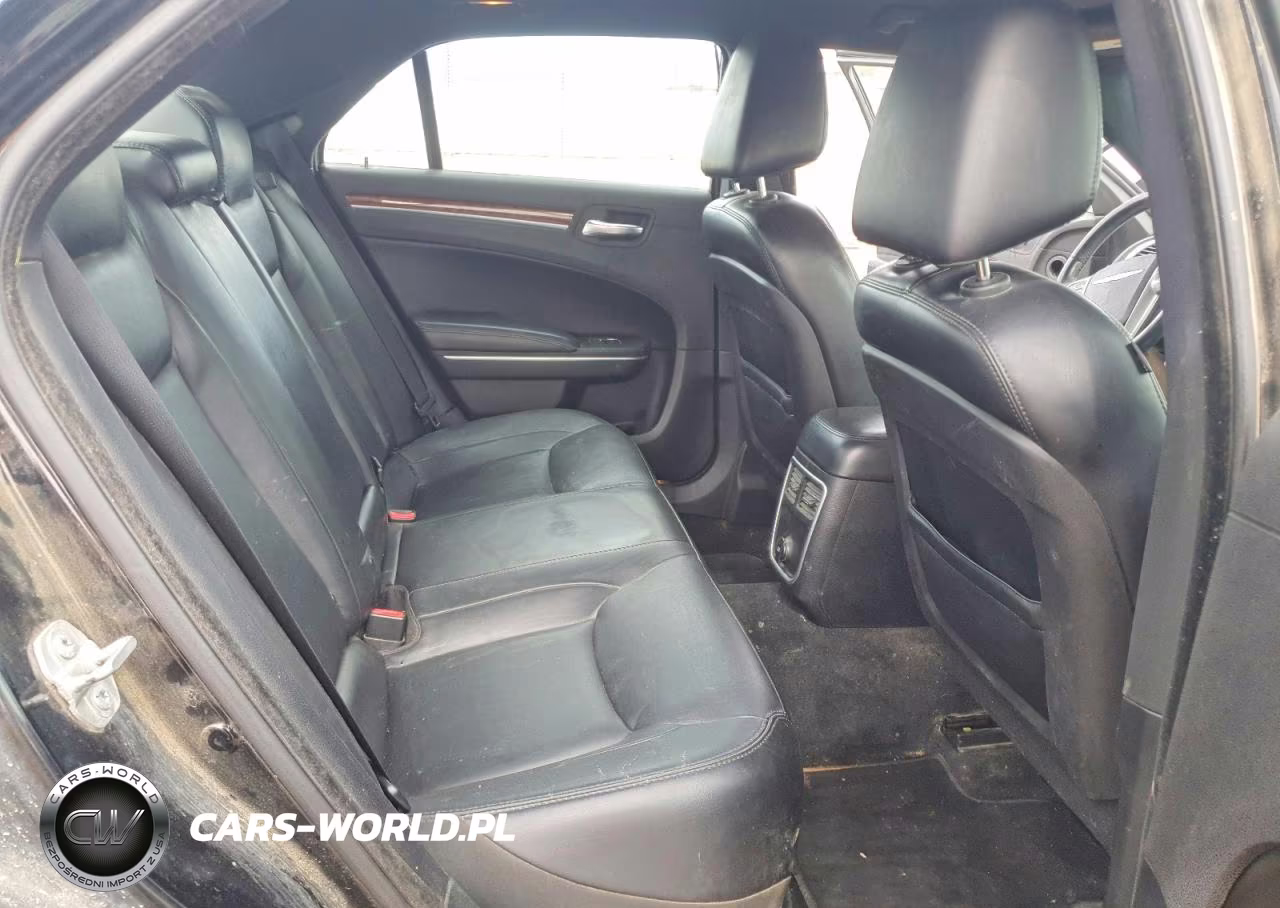 2014 Chrysler 300 VIN:2C3CCARG3EH345878 - 10