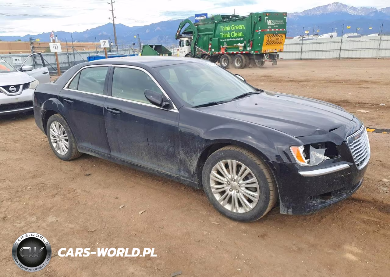 2014 Chrysler 300 VIN:2C3CCARG3EH345878 - 4