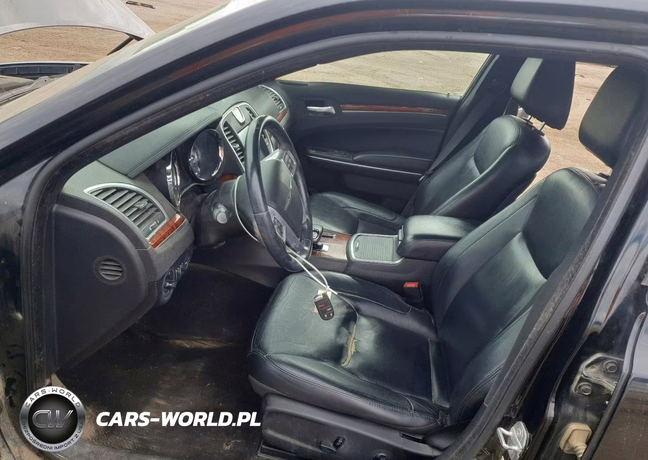2014 Chrysler 300 VIN:2C3CCARG3EH345878 - 7