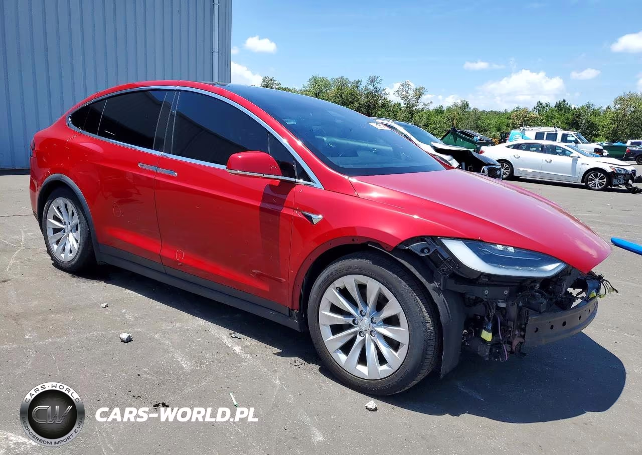 2017 Tesla Model X VIN:5YJXCAE28HF060241 - 4