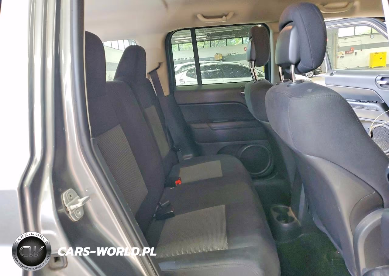 2011 Jeep Patriot Sport VIN:1J4NT1GB2BD233720 - 11