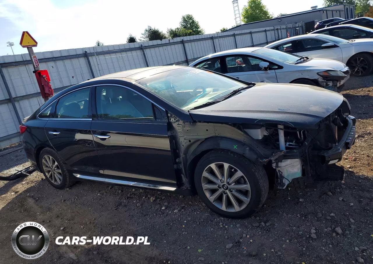 2016 Hyundai Sonata Limited VIN:5NPE34AFXGH412205 - 4