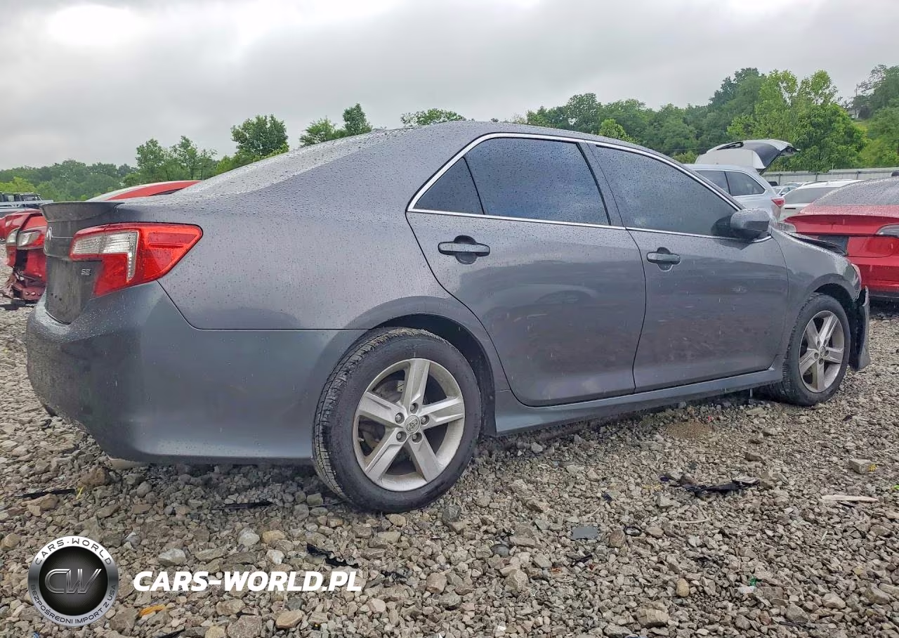 2014 Toyota Camry Se VIN:4T1BF1FK6EU744185 - 3
