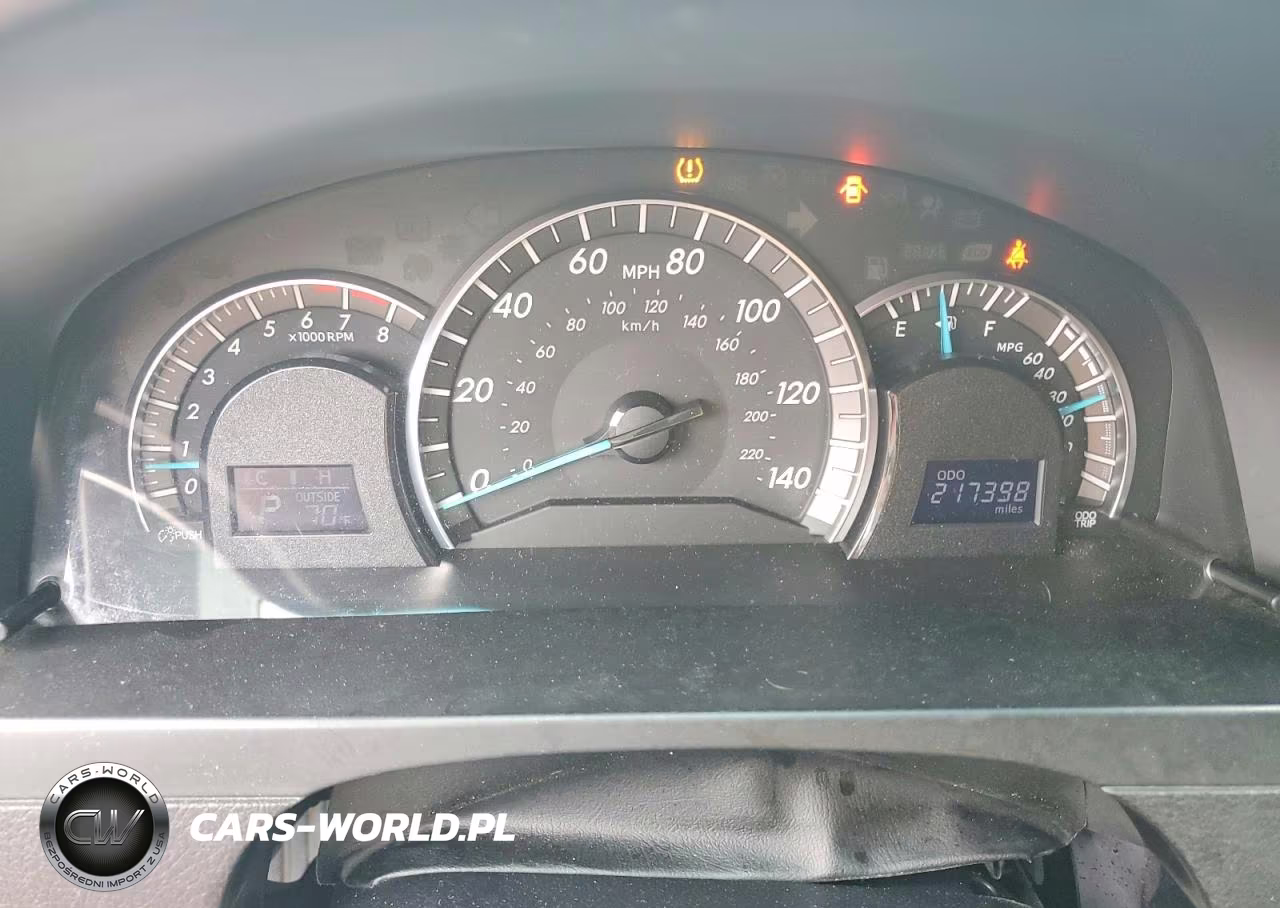 2014 Toyota Camry Se VIN:4T1BF1FK6EU744185 - 9